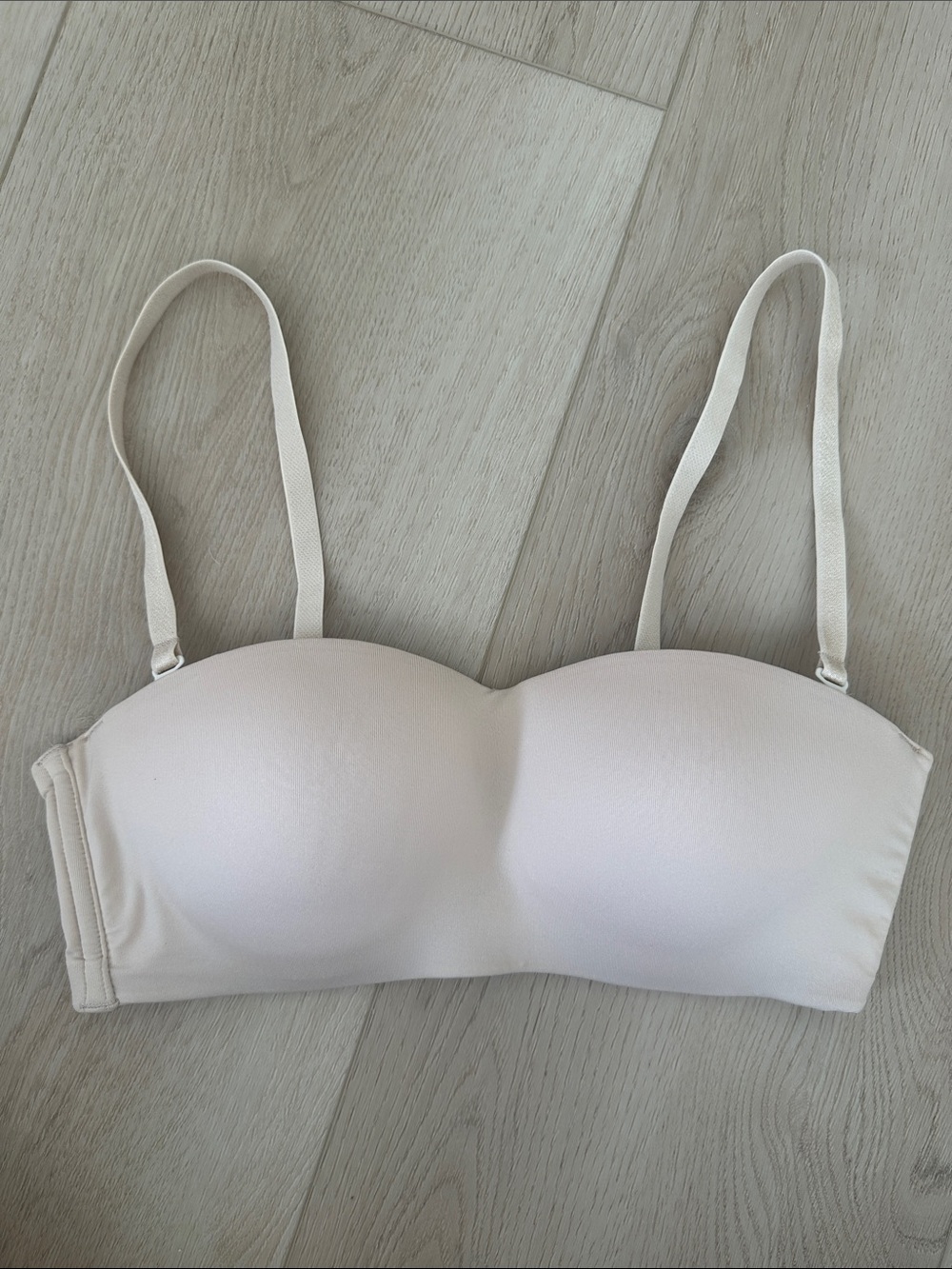 NWOT Size 30C Strapless Convertible Bra in Light Beige - Removable Straps